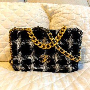 🚫SOLD🚫 Chanel 19 Large Tweed